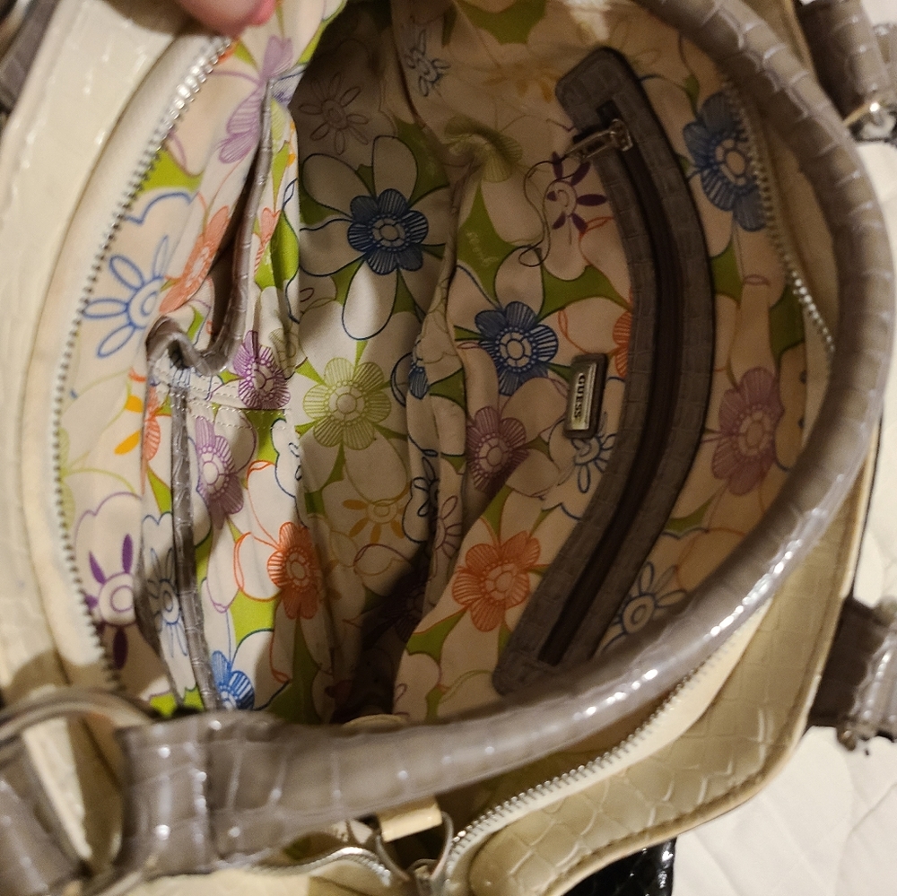 Purse - Picture 2 of 3